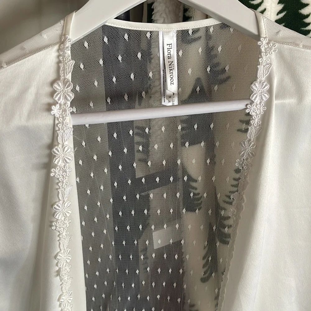 Viral Getting Ready Robe - Picture 2 of 6